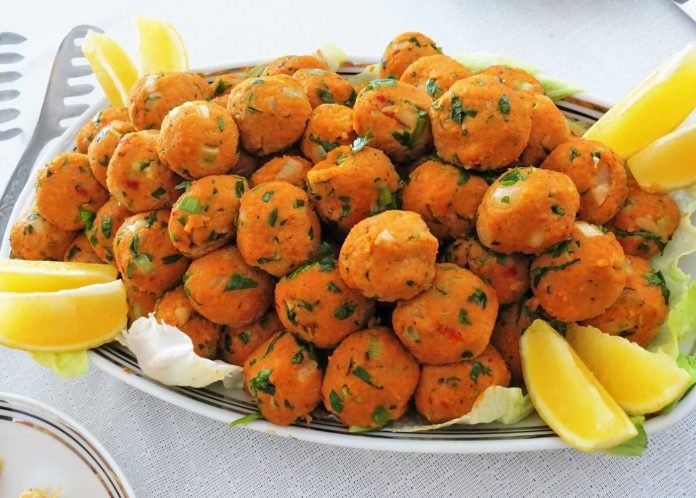 mercimek köftesi tarifi nasıl yapılır