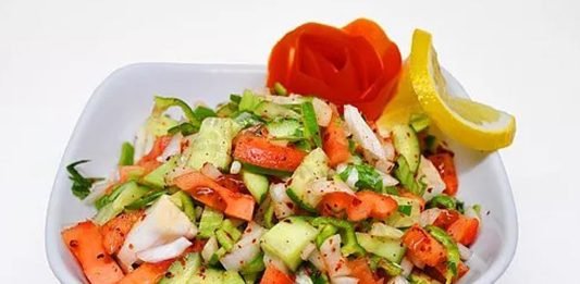 çoban salatası tarifi nasıl yapılır malzemeleri yapılışı