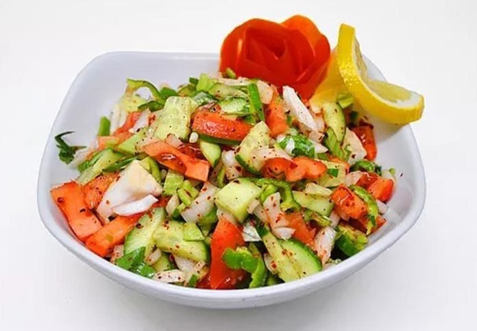 çoban salatası tarifi nasıl yapılır malzemeleri yapılışı