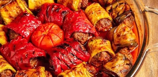 köfteli patlıcan sarma tarifi nasıl yapılır.