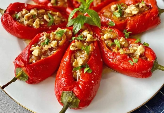 Arnavut-dolması-tarifi-kapya-biber-dolma-nasıl-yapılır Arnavut dolması yapılışı
